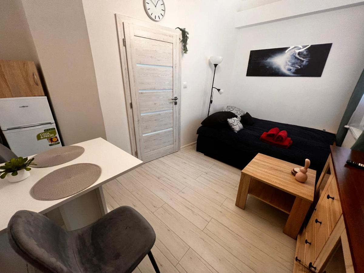 Apartmany V Centre - Vlastna Izba So Spolocnou Kuchynou A Kupelnou Moze Byt Zdielana 2 Inymi Izbami 马汀 外观 照片